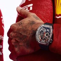 Cuesta más de 1,5 millones de euros, solo hay 150 y Hamilton y Leclerc ya lo llevan: así es el reloj más exclusivo de Ferrari 