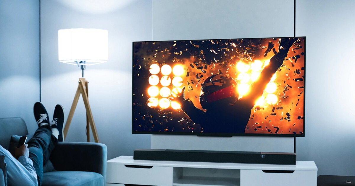 Tengo una barra de sonido antigua conectada a mi Smart TV y quiero un sonido más redondo: estas son las opciones para mejorarla