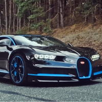 Polonês construiu sua própria versão de um carro de R$ 12 milhões que funciona como uma bicicleta 