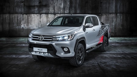 Toyota celebra medio siglo de éxitos del Hilux con el concept 'Invincible 50'