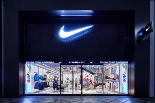 Liquidación en el outlet de Nike con pantalones, zapatillas Air Max, sudaderas y más casi a mitad de precio
