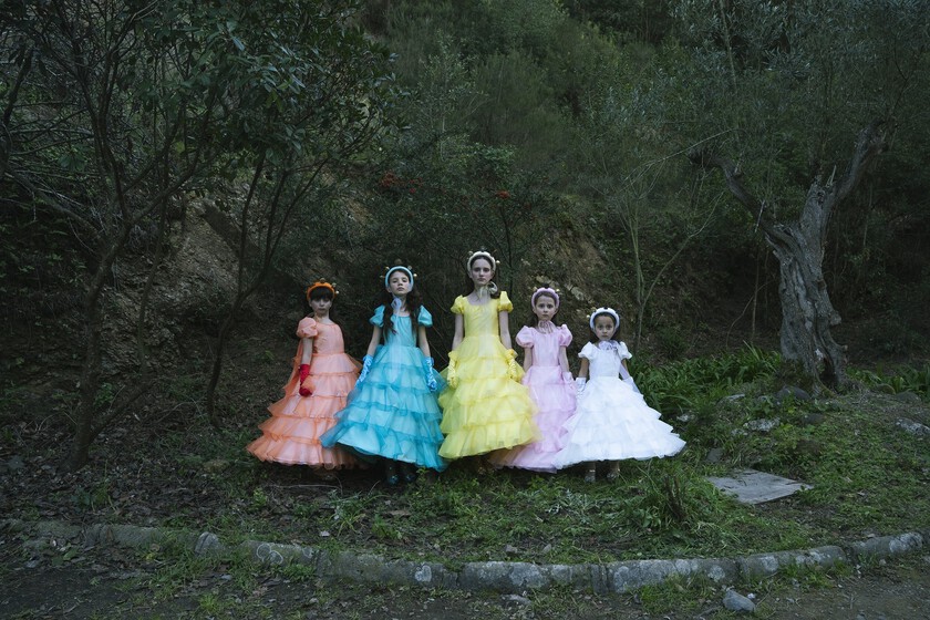 Las niñas protagonistas de 'La Mesías' en el episodio 4 de la serie