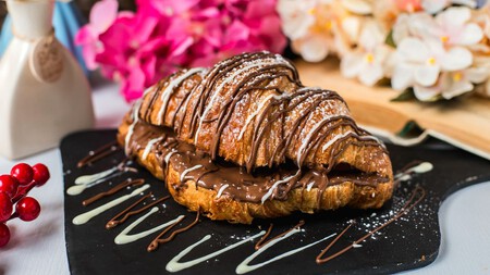 Estos croissants rellenos son razón suficiente para ir al Mercado del Carmen al sur de la CDMX