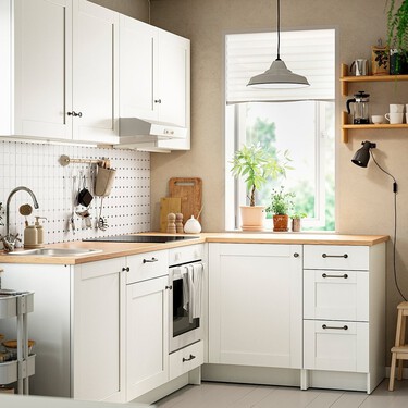 Ikea lanza una mesa plegable que pasa de isla de cocina a mesa de comedor de forma rápida y sencilla