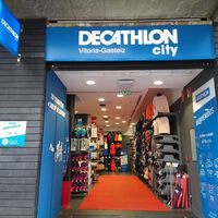 El outlet de Decathlon rebaja por menos de 30 euros la tumbona plegable, ligera y con bolsillo que siempre hemos querido  