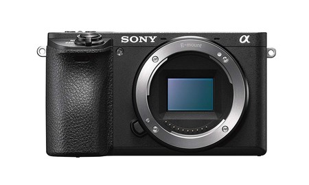 Black Friday 2019: la siempre interesante sin espejo APS-C Sony Alpha A6500B, en Amazon está a precio mínimo, por 789 euros