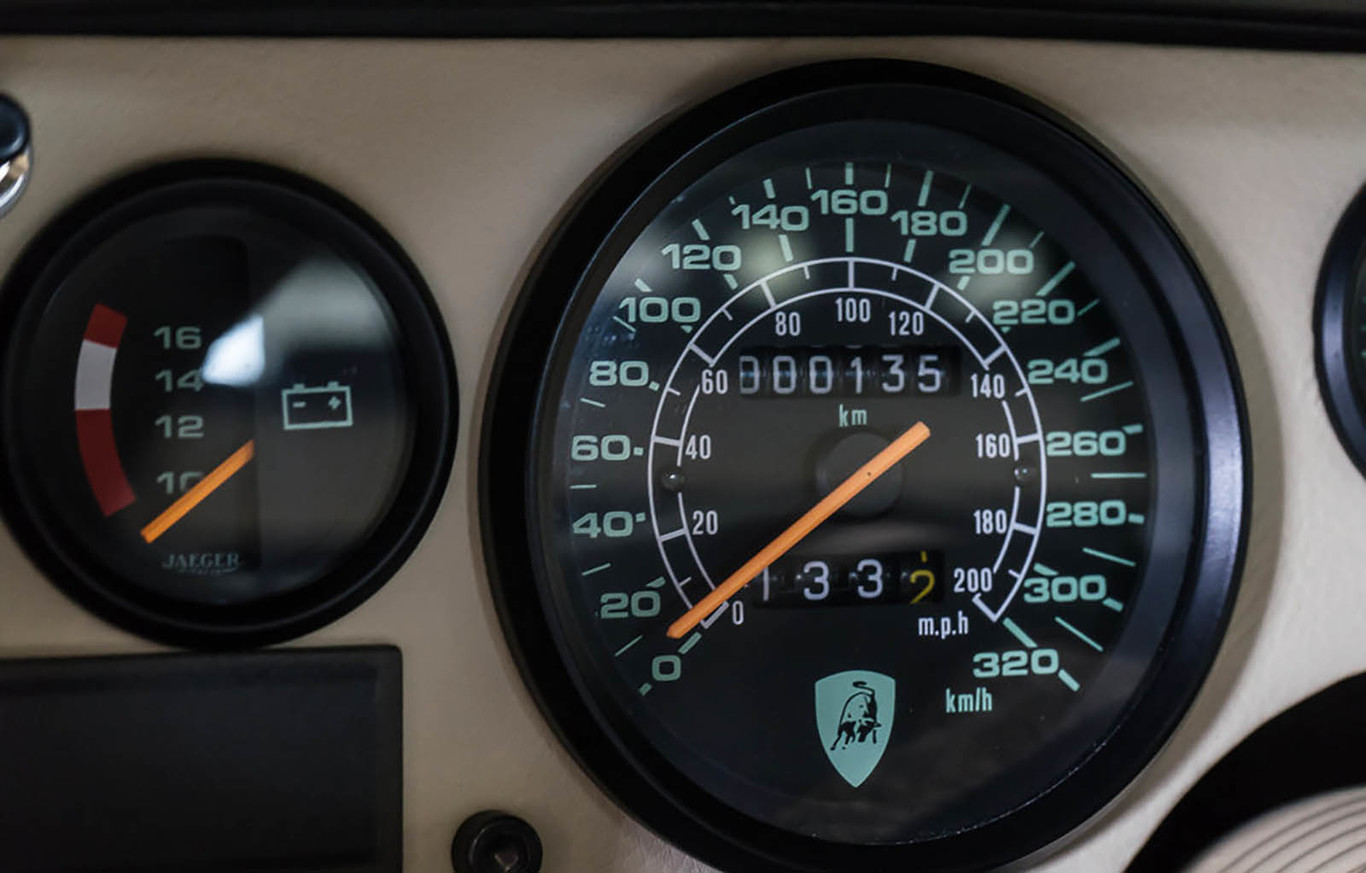 Countach Speedometer En Montréal hay un Lamborghini Countach 25th Anniversary con 135 km que ...