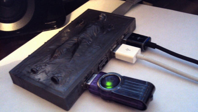 Han Solo congelado en Carbonita hub USB