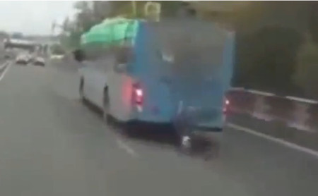 RuзуaPaзуФи™: Moldavia Ivanovich siempre coge el autobús a estas horas