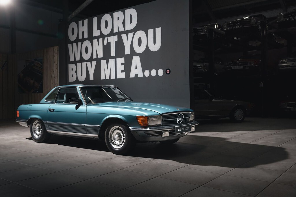 Oculto durante 43 años, este Mercedes-Benz 500 SL es lo más parecido a un juguete conservado en su embalaje: todavía huele a nuevo 