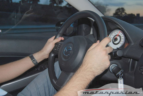 Mazda2 a 120 km/h
