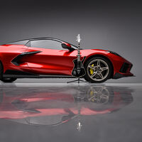 ¡Joya rockera a subasta! Este Chevrolet Corvette C8 es de un miembro de KISS, fue el primero en salir de fábrica e incluye guitarra