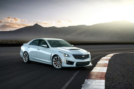 El Cadillac CTS-V Glacier Metallic Edition celebra los 115 años de historia de la marca