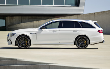 Mercedes-AMG E 63 y E 63 S 4Matic+ Estate: ya están aquí los familiares más salvajes de Stuttgart