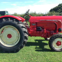 Un viejo tractor Porsche de 1959 a subasta, por más de lo que cuesta un coche nuevo