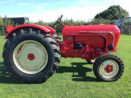 Un viejo tractor Porsche de 1959 a subasta, por más de lo que cuesta un coche nuevo