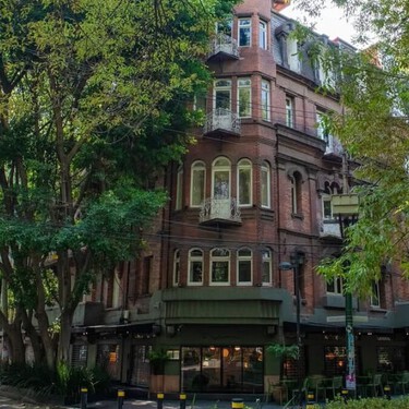 Esta es la historia del edificio de las brujas en la Roma: dónde y cómo poder entrar