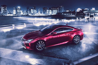 Lexus RC Coupe - el dos puertas japonés con el frente raro