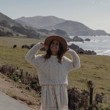 Pikolinos conquista con las botas más bonitas: color azabache y con bordados  