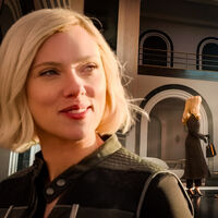 El tráiler de Ray Gunn te vende a un detective de ciencia ficción, pero la protagonista es otra: Scarlett Johansson