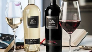 Ya puedes tomarte una copa de vino con Christian Grey