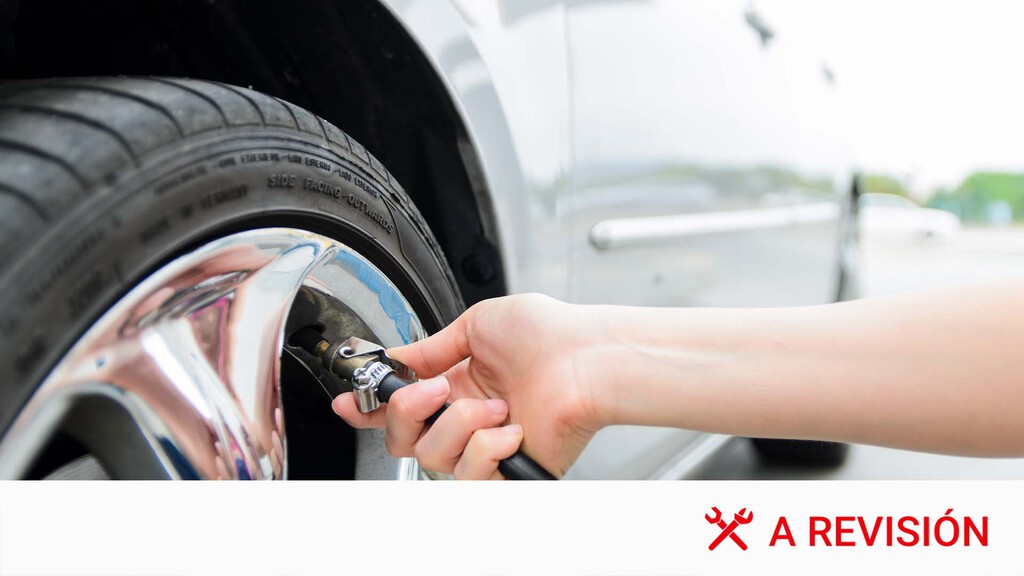 Antes tenía que ir a la gasolinera y pagar por revisar la presión de los neumáticos. Desde que compré este aparato lo hago gratis y en cualquier parte 