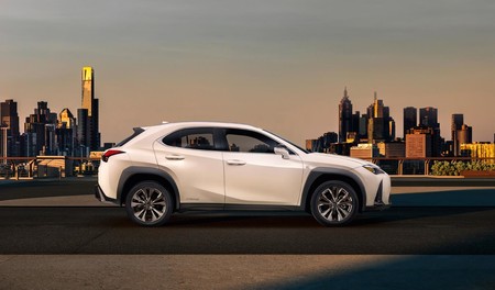 Lexus UX 250h 08