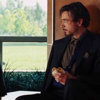 La hamburguesa que se zampa Tony Stark en Iron Man le cambia la vida, y le pasó exactamente lo mismo a Robert Downey Jr.
