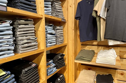 Levi's rebaja al 50% sus prendas más icónicas: los 501, chaquetas vaqueras y sudaderas tienen descuento extra 