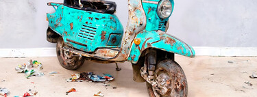 A esta copia soviética de Vespa la había devorado el óxido. Así la han restaurado para dejarla de museo