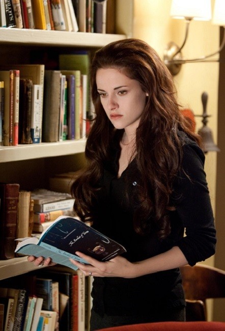 A Kristen Stewart le ha entrado mono universitario a golpe de literatura inglesa