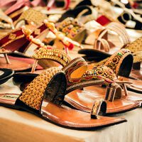 Women'secret sorprende en sus rebajas con estas sandalias de rafia comodísimas que vamos a poder llevar incluso a trabajar