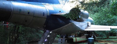 An Old Dream, a Boeing 727, and an Unusual Decision: This Is How an Engineer Transformed an Airplane Into His Home 