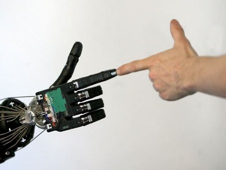 El proyecto HANDLE desarrollará una mano artificial con destrezas similares a las de las manos humanas