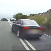 La policía británica está pidiendo vídeos grabados por moteros desde su casco para multar a otros conductores