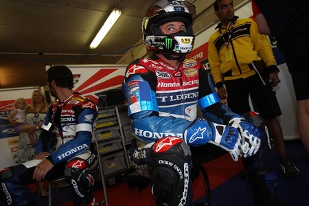Vuelta nocturna a Le Mans con John McGuinness, prepárate para sufrir