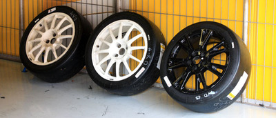 La historia y construcción de los neumáticos Dunlop explicado en vídeos 