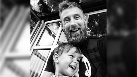 Un padre comparte las 10 cosas más importantes que aprendió, un año después de perder a su hijo