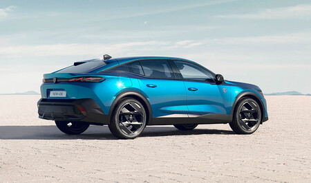 Peugeot 408 PHEV 2023