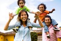 Risoterapia en familia: hoy toca reír un poco más