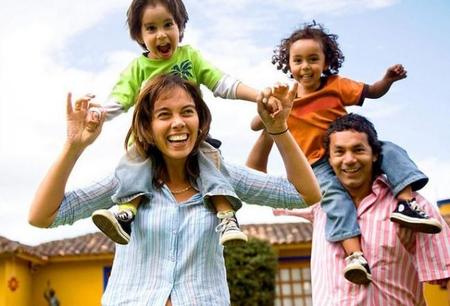 Risoterapia en familia: hoy toca reír un poco más