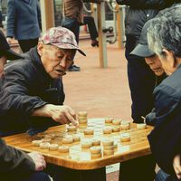 Japón lleva años viendo cómo su natalidad colapsa poco a poco. Ahora se enfrenta al resultado: el "Problema 2025"