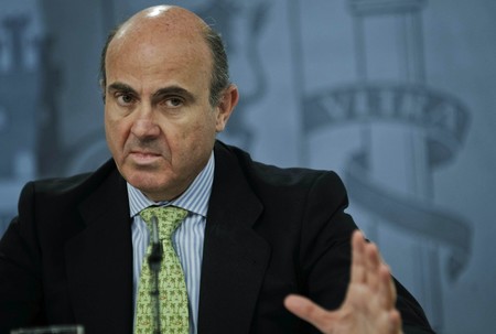 Omisiones y verdades a medias del libro de Luis de Guindos
