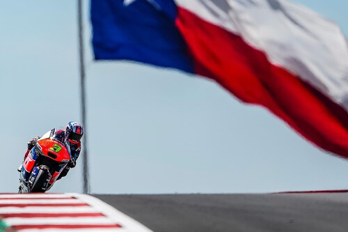 Sergio García gana su primera carrera de Moto2, Joe Roberts llama a la puerta de MotoGP y Fermín Aldeguer, al podio 