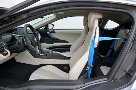 BMW i8 interior 