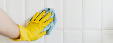 Siete usos sorprendentes de la bayeta de microfibra más allá de limpiar el polvo: es una potente herramienta