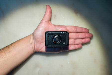Sony RX0, análisis: una pequeña cámara de acción idónea para hacer fotos