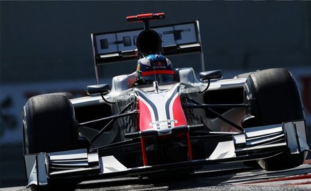 GP de Abu Dhabi F1 2011: los dos HRT se mezclan con los Virgin