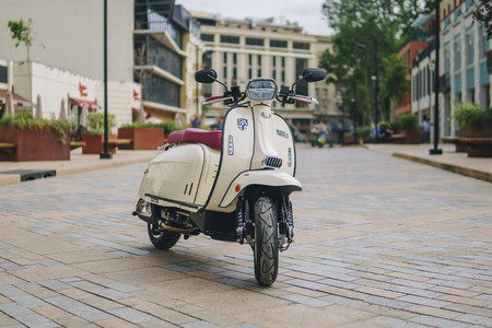 Royal Alloy GP 125 S y TG 300 S: dos nuevos scooters de corte clásico que llegan a España desde 3.595 euros