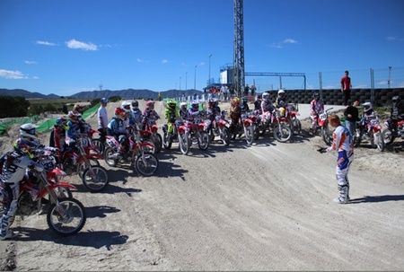 Jean-Michel Bayle, Gautier Paulin, monitores de lujo para la Honda 150 European Championship